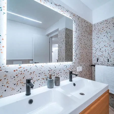 Apartament Luxuryresidence Portofino Vistamare&piscina *